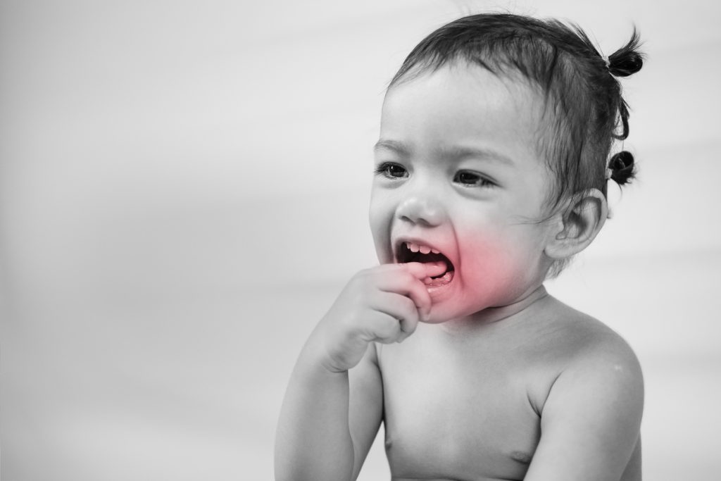 Mẹo trị sốt mọc răng cho bé, phụ huynh nên tham khảo