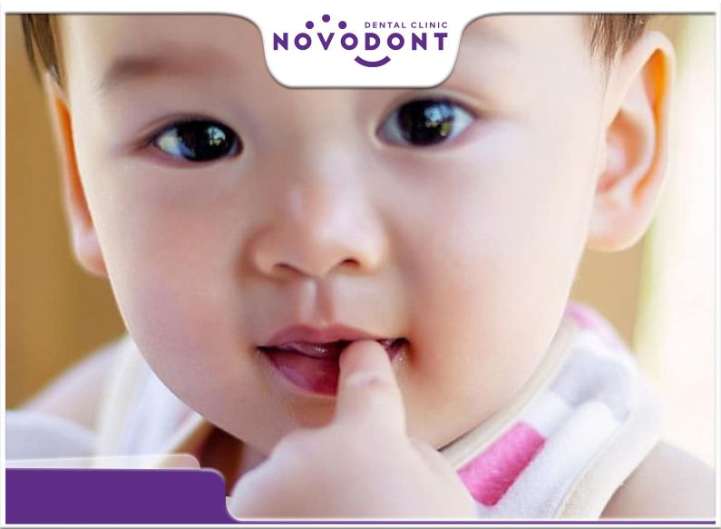 Trẻ mọc răng sốt về đêm kéo dài, phụ huynh nên đưa bé tới các phòng khám chuyên khoa