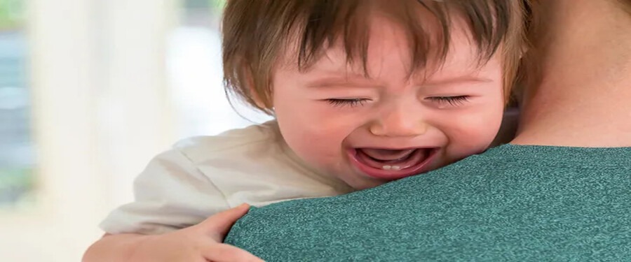 Trẻ mọc răng sốt về đêm là tình trạng phổ biến