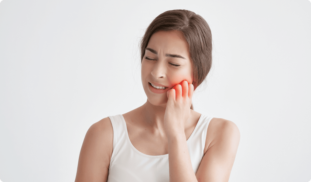 Răng bọc sứ khi niềng cần chăm sóc và vệ sính kỹ hơn răng tự nhiên